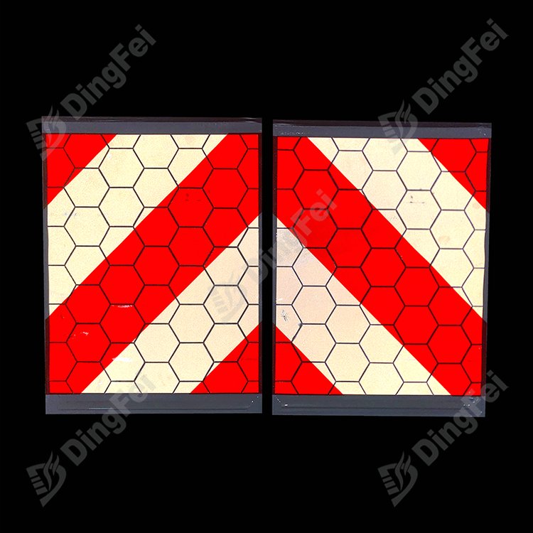  35*26 CM Red White Truck Cargo Warning Reflective Tail Lift Flags - 